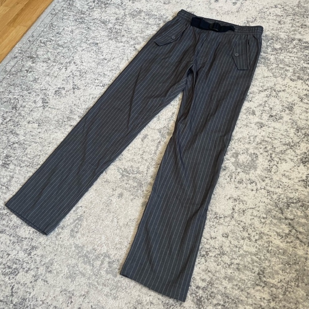 Forever 21 grey pinstripe belted pants - Picture 3 of 5